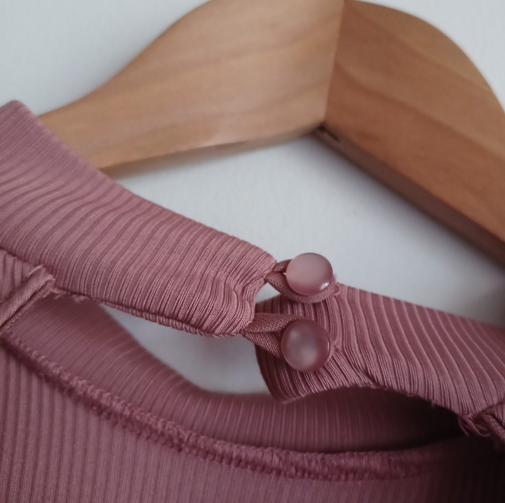 Timing Open Back Bodysuit - Picture 8 of 9